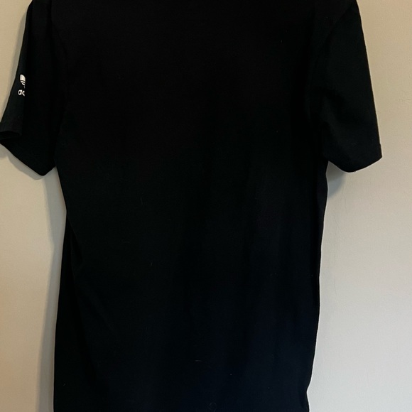 Adidas Black and Gold Graphic T-Shirt - Picture 4 of 4